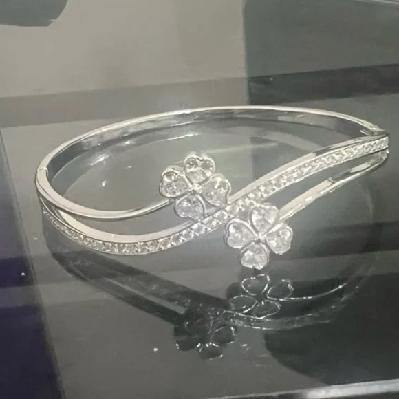 Gorgeous silver plated clover petal bracelet - #253 - Picture 11 of 12